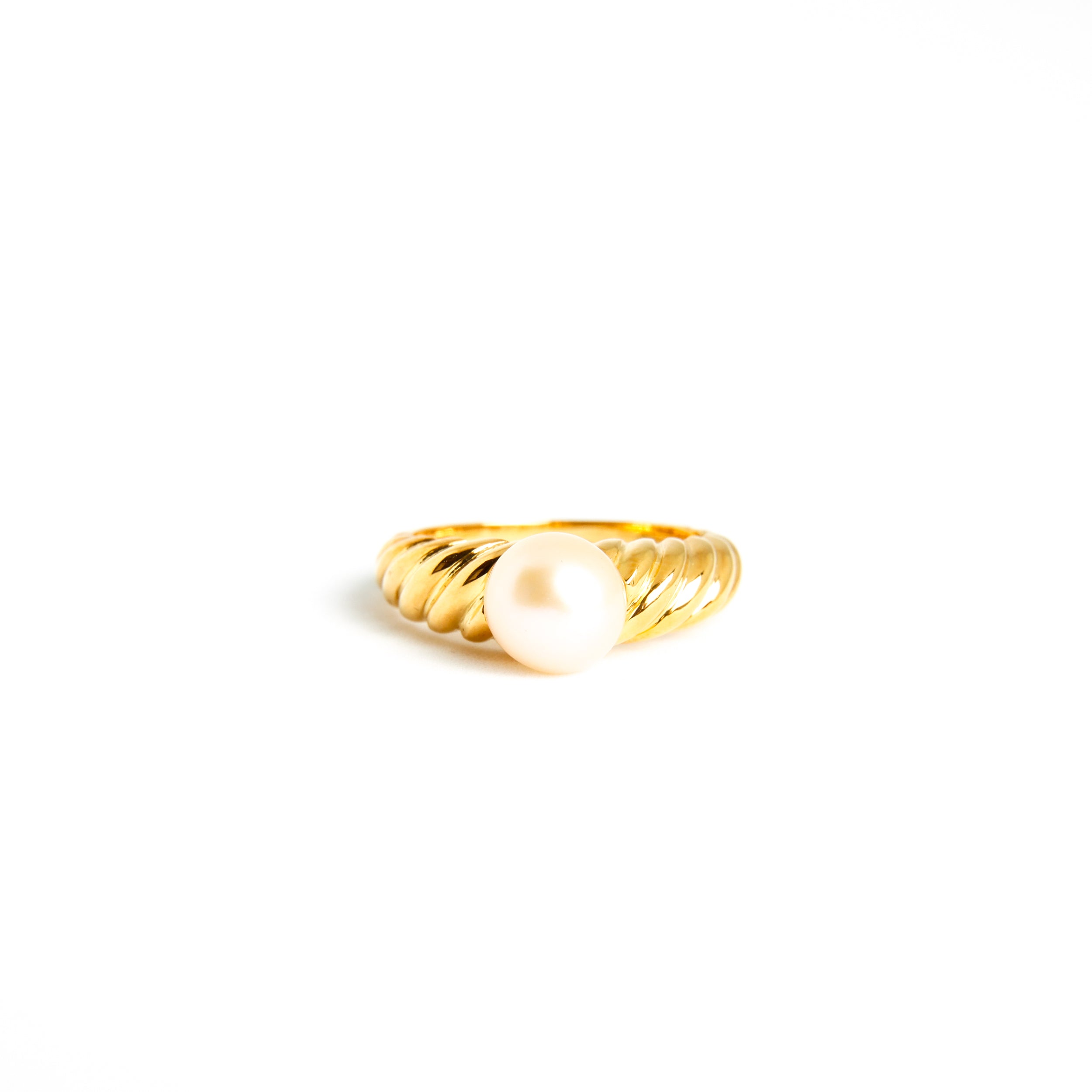 Pearl Croissant Ring - Yellow Gold