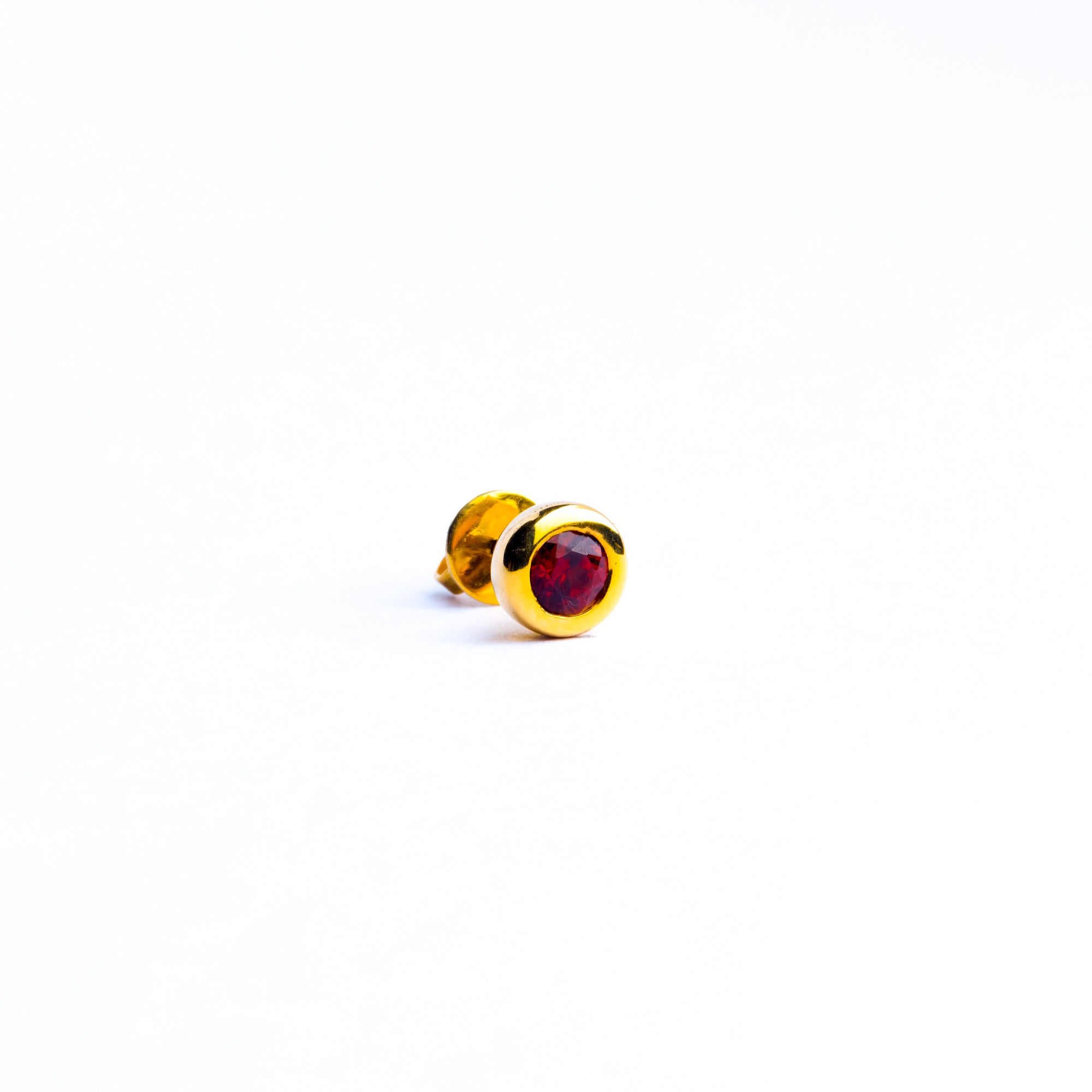 Leon Garnet Studs
